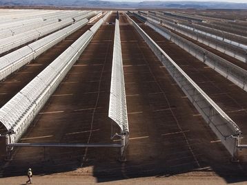 Marrocos inaugura primeira fase da maior usina solar do mundo