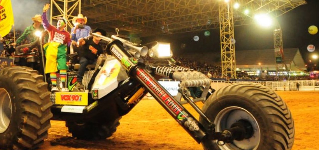 Brasileiro afirma ter o maior triciclo do mundo; confira o projeto