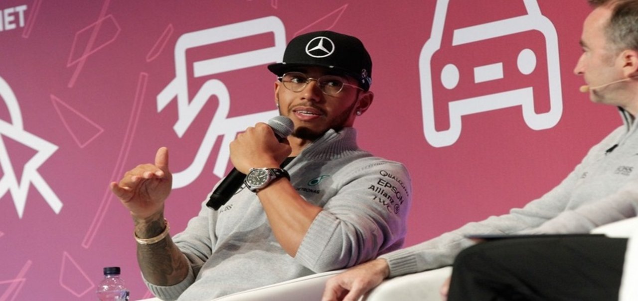 Lewis Hamilton aprova carros autônomos e elogia tecnologias atuais