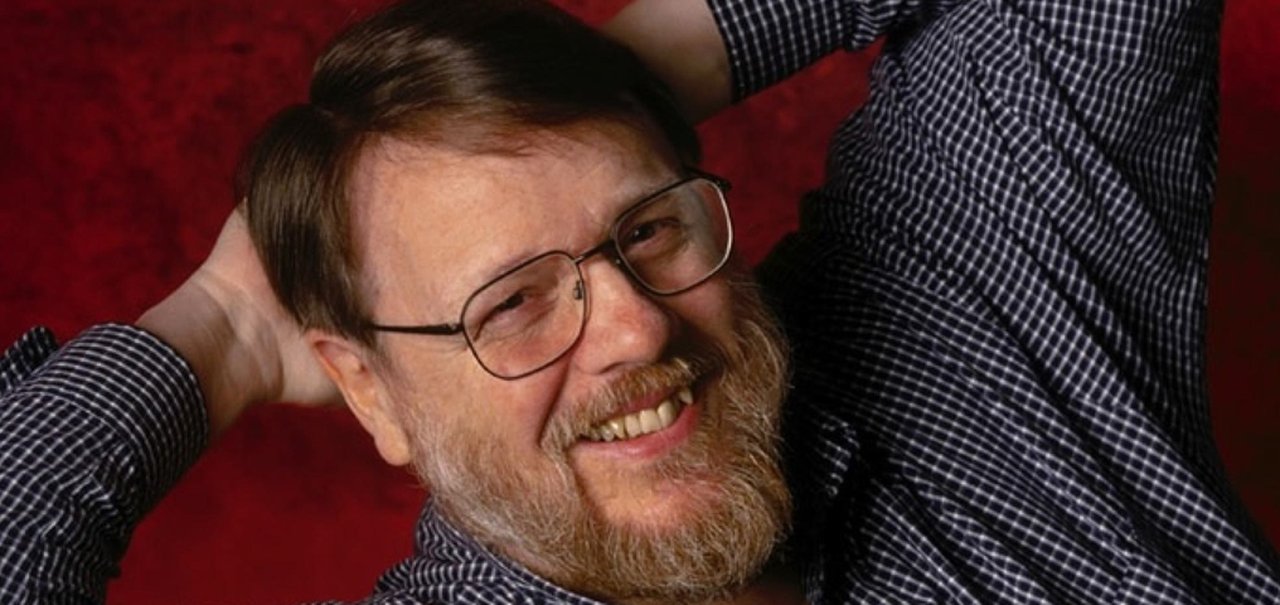 Raymond Tomlinson, o criador do email, falece aos 74 anos