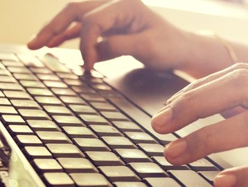 Como transformar seu celular em um alto-falante sem fio para o notebook