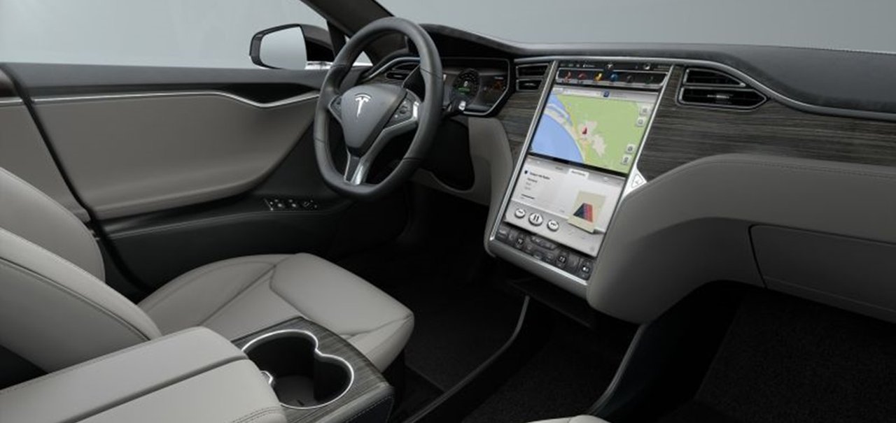 O olho que (quase) tudo vê: Tesla melhora sistema Autopilot com versão 8.0