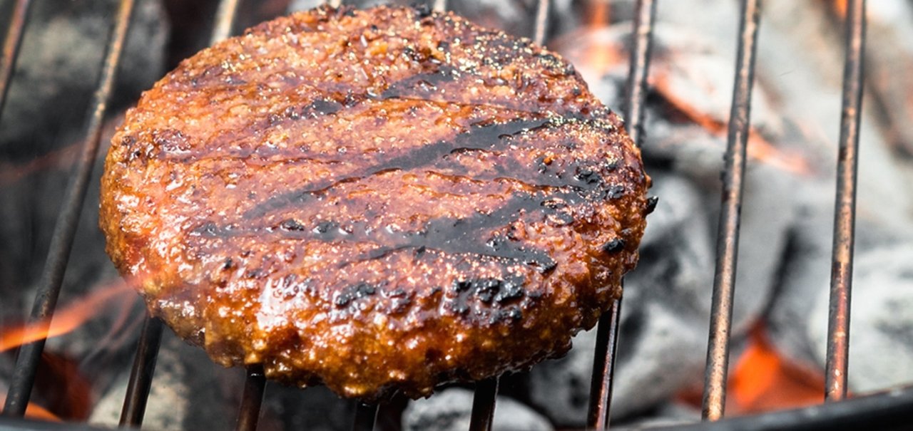 Maior empresa de carne dos EUA está investindo em hambúrgueres veganos