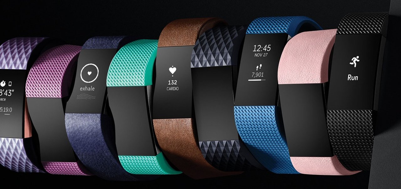 Ações da Fitbit caem 30% após redução na projeção de lucros da empresa 