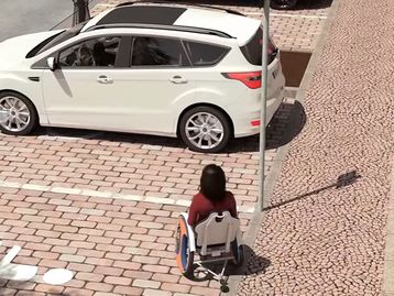 Cadeira de rodas que se guarda sozinha no carro é nova patente da Ford