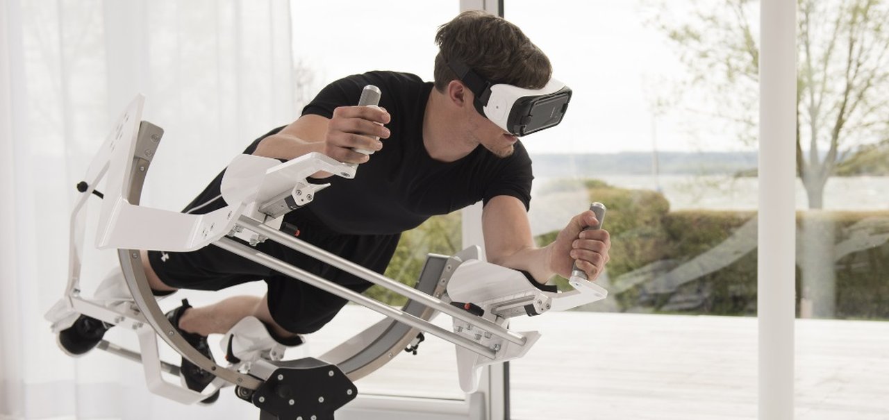 Simulador de voo combina realidade virtual com exercícios físicos