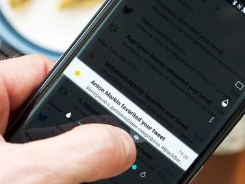 Novo app da Blackberry impede que pessoas espiem a tela de seu celular