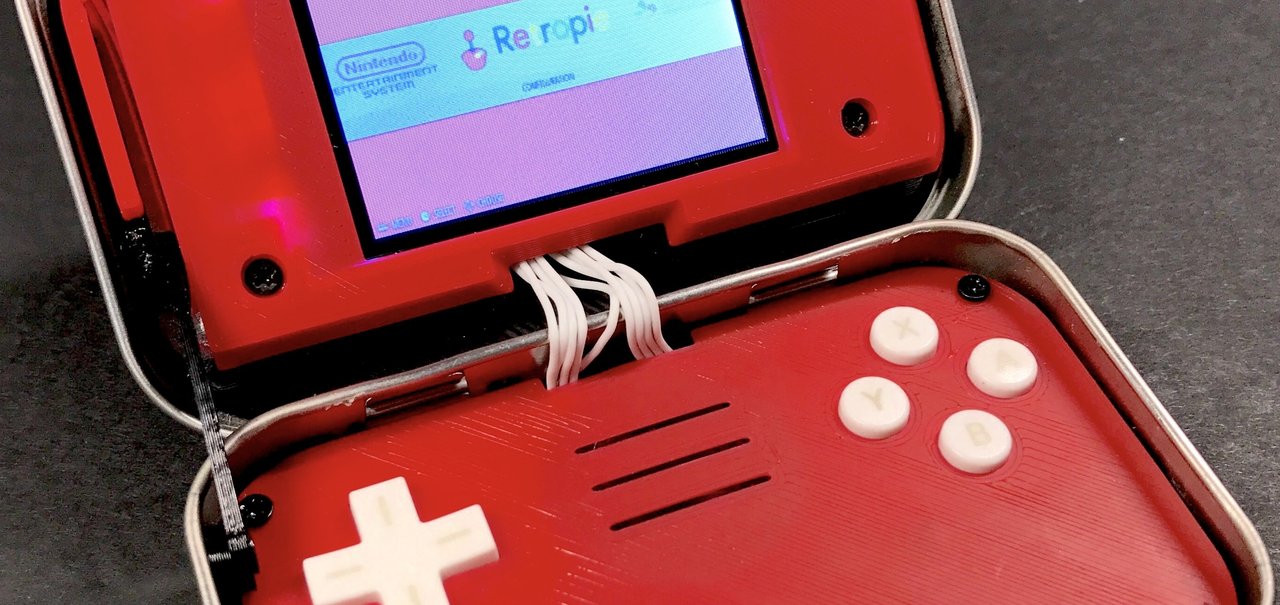 Entusiasta cria console portátil dentro de lata de balas com Raspberry Pi