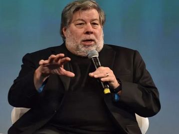 Woz prevê cidades no deserto e que haverá Apple, Google e Facebook em 2075