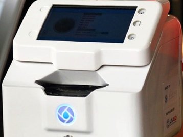 Com apenas uma gota de sangue, essa máquina detecta o vírus da Zica
