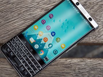 BlackBerry KeyOne é resistente, mas tem tela que ‘salta’ do celular [vídeo]