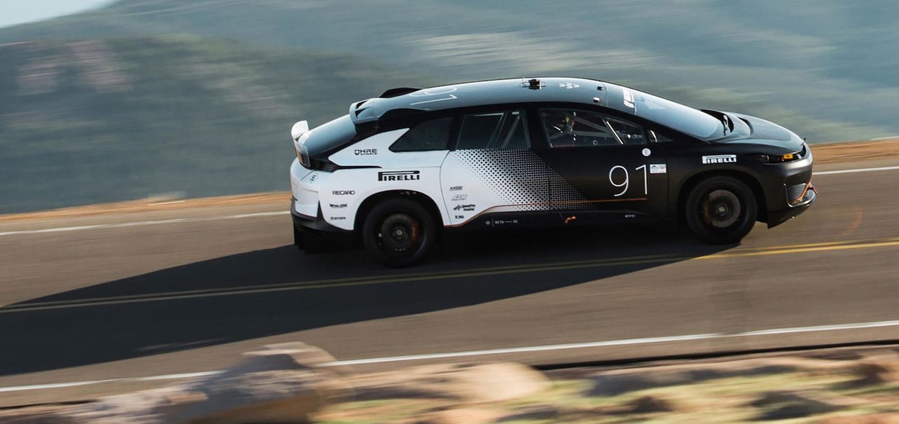 Promessa é dívida: Faraday Future participa de competição e bate a Tesla