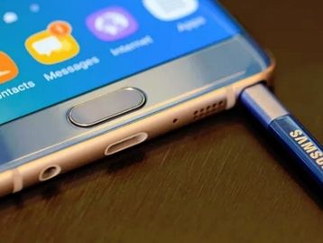 Capinha do Galaxy Note 8 mostra entradas USB Type-C e de fone de ouvido