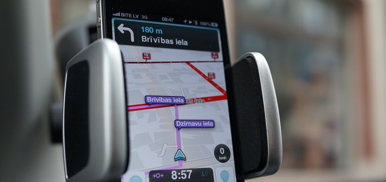 Gravação de instruções de voz no Waze chega também ao iOS