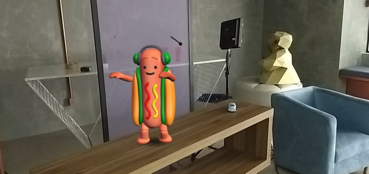 A nova aposta do Snapchat contra o Instagram é... um hot-dog dançarino