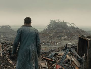 A caçada continua no novo trailer de Blade Runner 2049