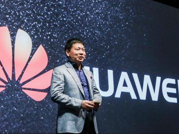 CEO da Huawei promete que Mate 10 vem para bater de frente com iPhone 8
