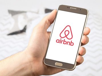 Por quanto devo anunciar minha casa no Airbnb? Calculadora ajuda a resolver