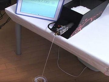 Máquina produz filamentos de impressoras 3D a partir de plástico reciclado