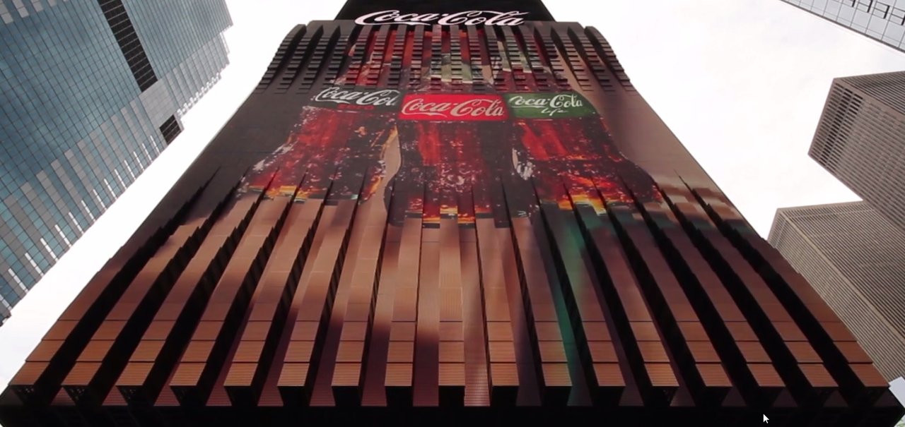 Coca-Cola renova seu espaço na Times Square com imenso painel 3D