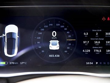Tesla Model S supera a barreira dos 400 mil quilômetros rodados
