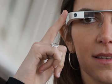 Será que vai colar dessa vez? Confira o unboxing do novo Google Glass