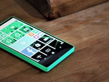 Conheça um pouco mais sobre o Lumia sem bordas que a Microsoft nunca lançou