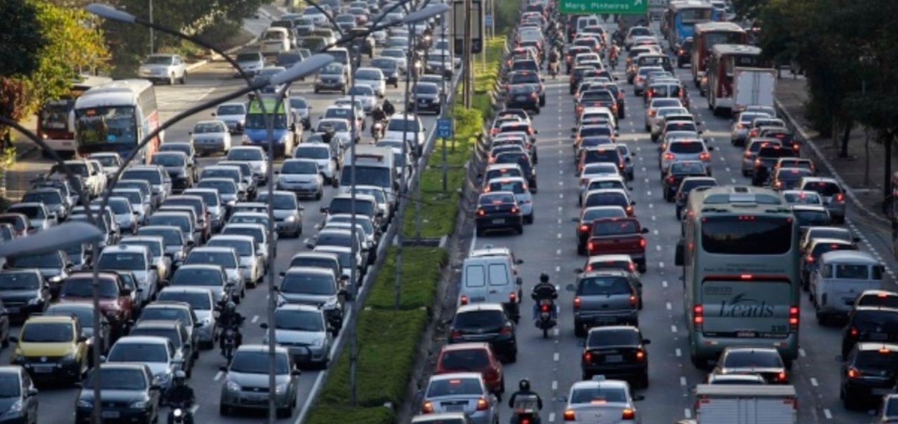 Erro no Waze deixa trânsito de São Paulo (ainda mais) congestionado