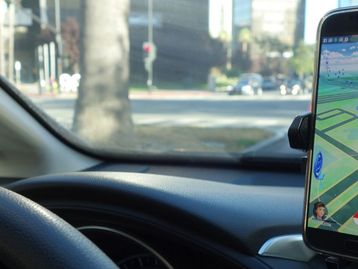 Estudo responsabiliza Pokémon GO por US$ 7,3 bilhões em danos no trânsito