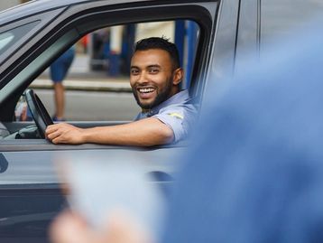 Corte da União Europeia decide: Uber não é app, é serviço igual aos táxis