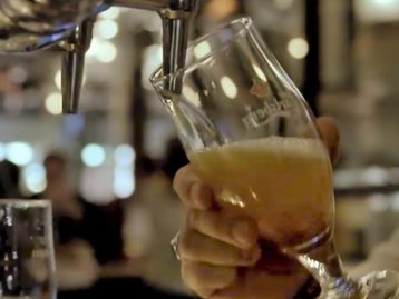 Microsoft e Carlsberg querem usar a IA para criar sua cerveja perfeita