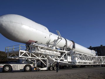 Missão secreta Zuma é finalmente lançada ao espaço pela SpaceX