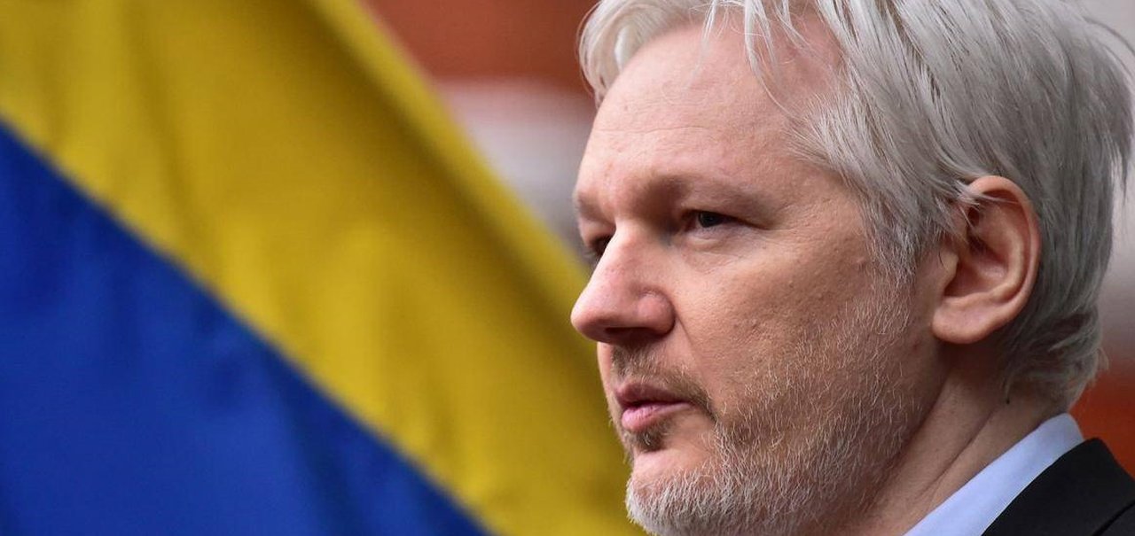 Julian Assange recebe cidadania equatoriana