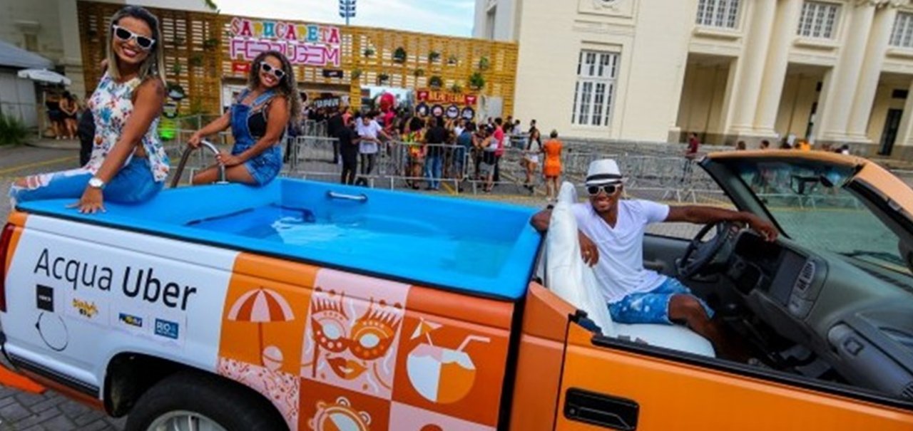 Uber coloca picape com caçamba de piscina para circular no Rio de Janeiro