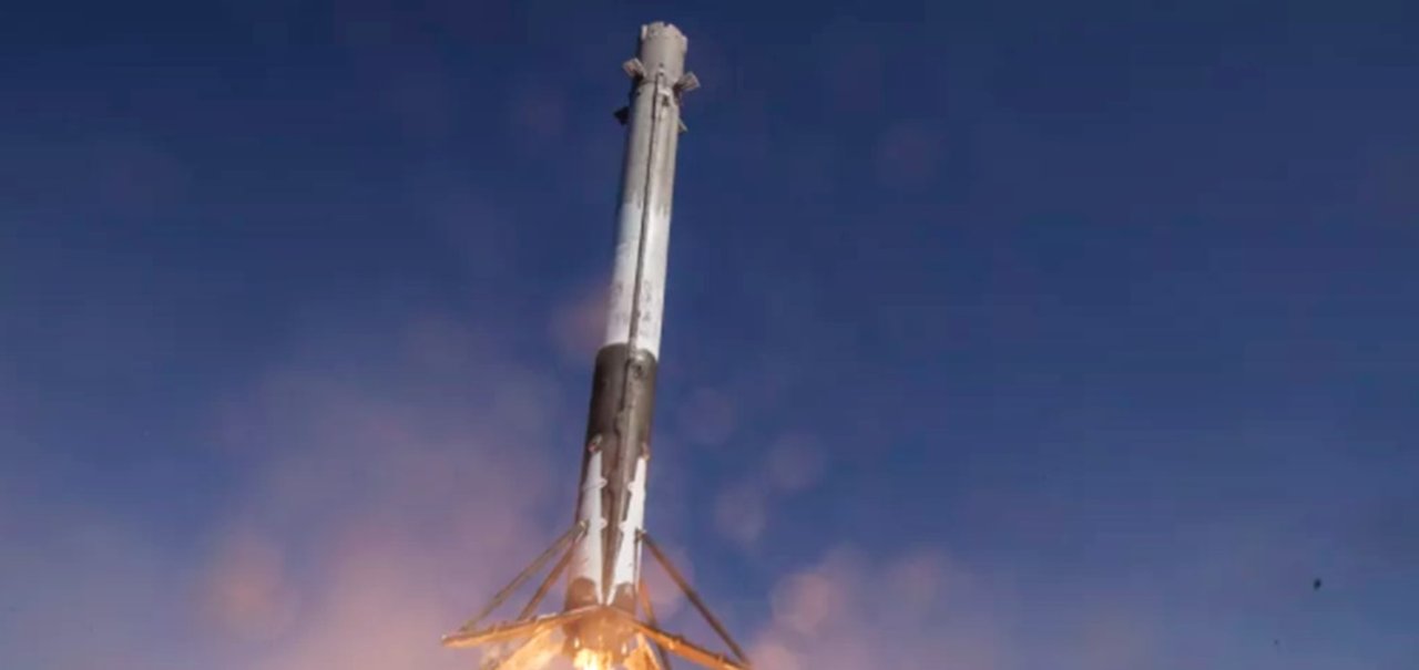 SpaceX remarca voo do Falcon 9 com satélites para a internet espacial