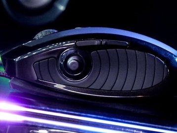 Mouse com 2 joysticks embutidos busca financiamento para virar realidade