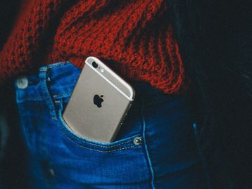 Apple recebe mais de 60 processos por reduzir desempenho de iPhones antigos