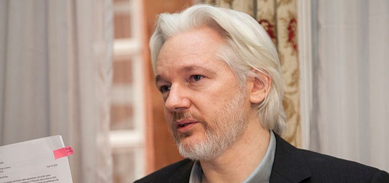 Embaixada do Equador corta acesso de Julian Assange à internet