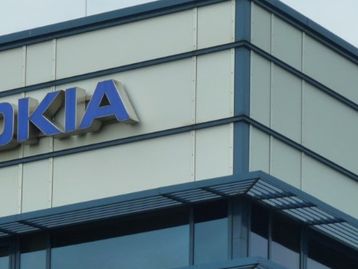 Nokia X aparece na China com câmera dupla e tela com entalhe