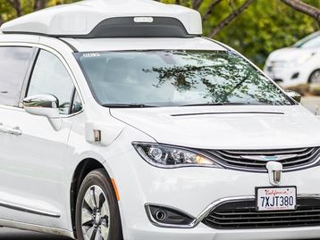 Carro autônomo da Waymo (irmã da Google) se envolve em acidente nos EUA