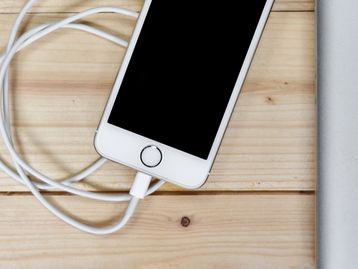 iPhone deve ter proteção contra acesso não autorizado de policiais via USB