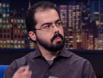 Professor que encontrou falhas na urna eletrônica deixará o Brasil
