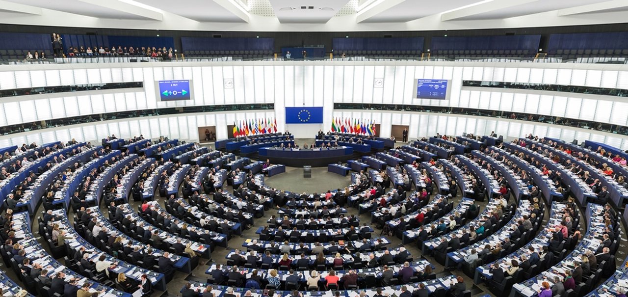 Parlamento Europeu rejeita polêmica nova lei de direitos autorais