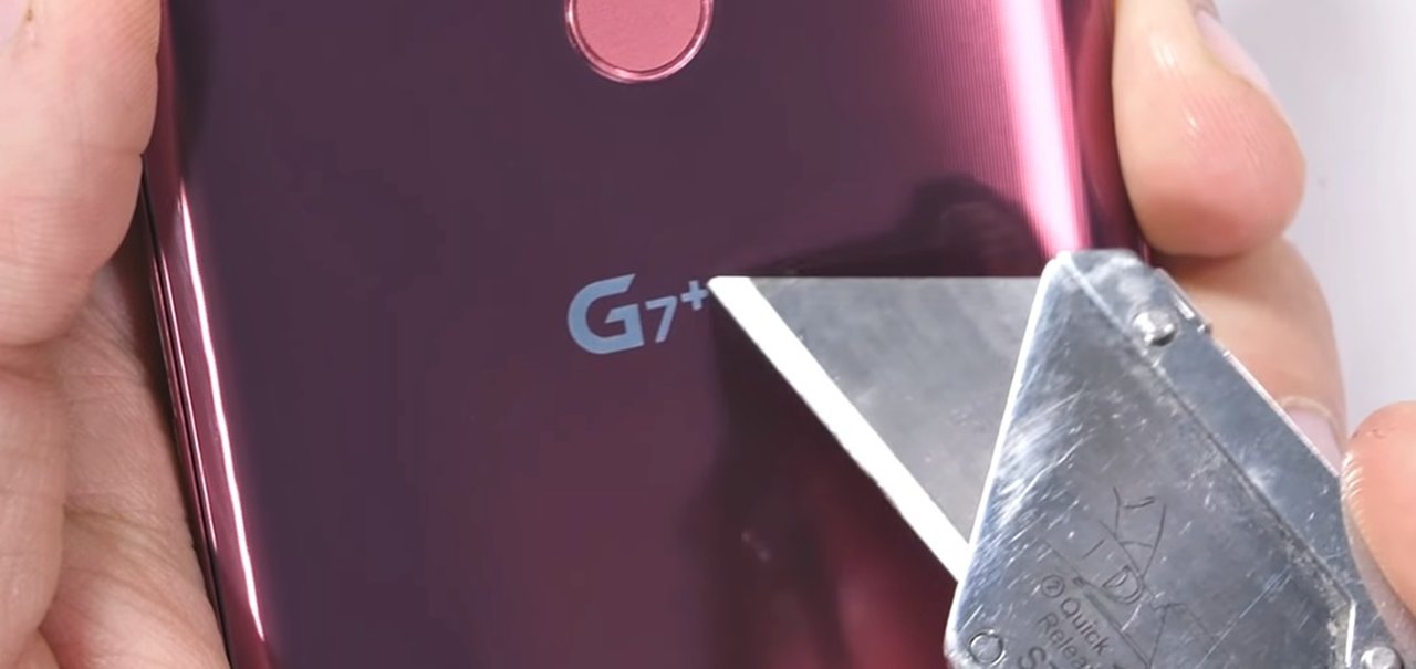 LG G7 ThinQ vai bem em teste com arranhões, queimadura e dobra