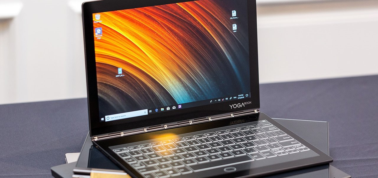 Novo Yoga Book da Lenovo é fino, leve e tem uma tela E-Ink que vira teclado