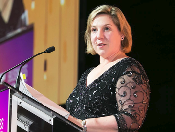 Elon Musk dá lugar a Robyn Denholm como nova presidente da Tesla