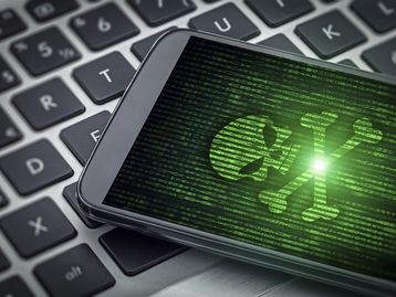 Hacker russo responsável por fraude de US$ 10 milhões em propaganda é preso