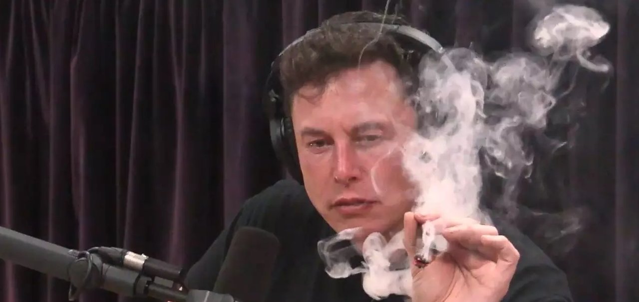 Vídeo de Musk fumando maconha leva NASA a fazer inspeção na SpaceX