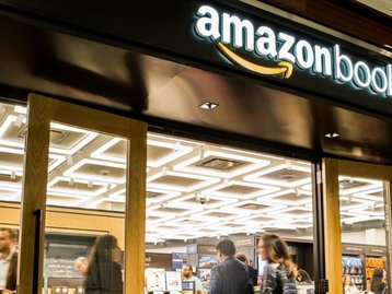 Em meio à crise das livrarias, Amazon oferece verba adiantada às editoras
