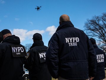 Polícia de NY vai usar drones para buscas e vigiar cidadãos em eventos